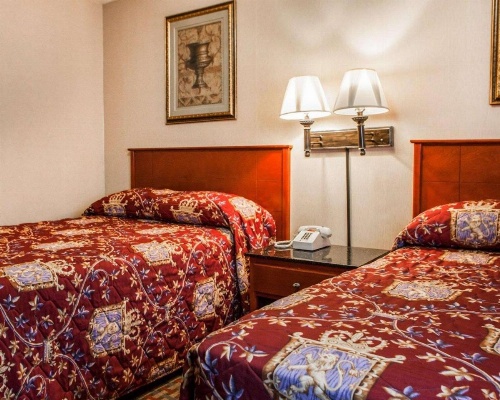 Rodeway Inn Paterson image 12